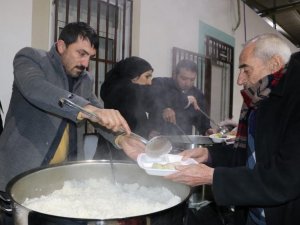 Kayapınar Belediyesi Deprem Bölgelerinde Yaraları Sarıyor