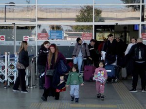 Antalya Depremzedeleri Ağırlamaya Devam Ediyor