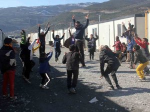 Deprem Bölgesindeki Çocuklara Psikolojik Destek