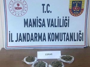 Manisa’da Taksideki Yolcudan Uyuşturucu Çıktı