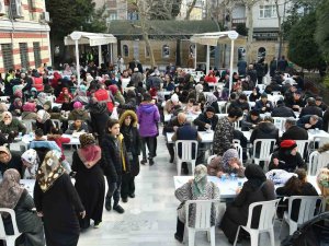Bahçelievler’de Depremde Hayatlarını Kaybedenler İçin Mevlid-i Şerif Programı Düzenledi