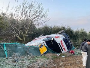 Erdek-bandırma Karayolunda Ambulans Kaza Yaptı: 1 Kişi Yaralı