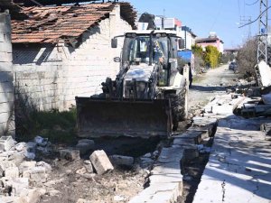 Tuzla Belediyesi’nden Kırsal Kesimlerdeki Evlere Su Desteği