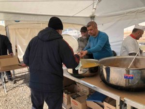 Akyurt Belediyesi Kahramanmaraş’ta Yemek Çadırı Kurdu