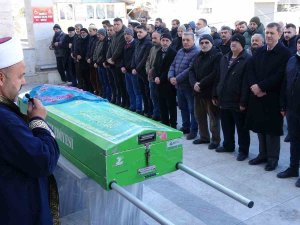 Depremde Hayatını Kaybeden Öğretmen Son Yolculuğuna Uğurlandı
