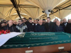 İ̇yi̇ Partili Koray Aydın’ın Annesi Son Yolculuğuna Uğurlandı