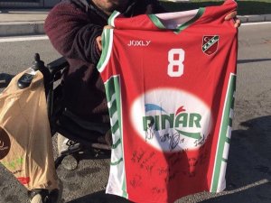 Ufuk Sarıca’nın Hediyesi Açık Artırmada