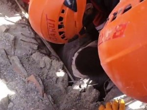 203 Saat Sonra 7 Katlı Bina Enkazının En Dibinden Sağ Çıktılar