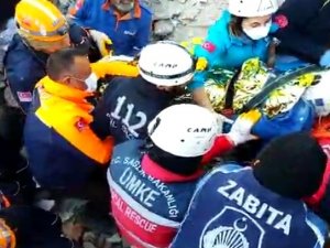Hatay’da 202. Saatte Enkaz Altından Sağ Olarak Çıkartıldı