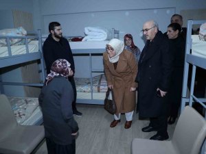 Depremzedelerin İ̇zmir’deki Yurtlara Yerleştirilmesi Sürüyor