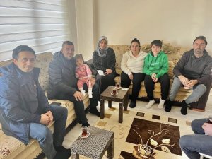 Başkanvekili Çırpan, İlçeye Gelen Depremzedeleri Ziyaret Etti: "Körfez’i Eviniz Gibi Görebilirsiniz"