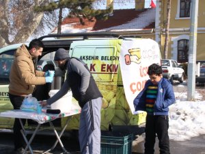 Akşehir’de Depremzedelere Çorba İkramı