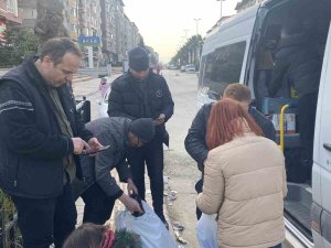 Gazeteciler Hatay’da Depremzedelere Yardım Eli Uzattı