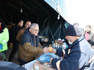 Başkan Büyükkılıç’a Deprem Bölgesi’nden Teşekkür