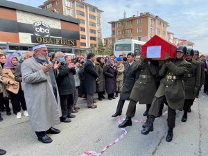 Depremde Hayatını Kaybeden Asteğmen Köseoğlu Memleketinde Gözyaşlarıyla Uğurlandı