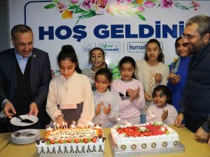 Depremzede Asmin’e Doğum Günü Sürprizi