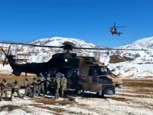 Hava Kuvvetleri Deprem Bölgelerine Yardım Malzemesi Ulaştırmaya Devam Ediyor
