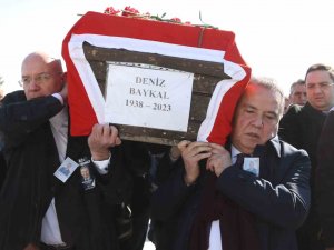 Deniz Baykal Son Yolculuğuna Uğurlandı