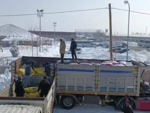 Depremden Etkilenen Hayvanlar İçin Bölgeye Yem Gönderildi
