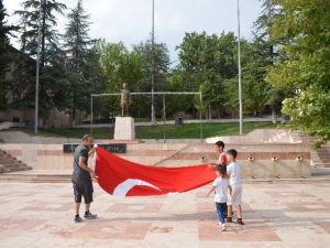 Bilecik’te Tek Kişilik Terörü Protesto Eylemi