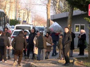 İ̇stanbul’a Gelen Depremzedeler Sancaktepe’de Yurda Yerleştiriliyor