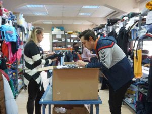 Edirne’ye Gelen Depremzedeler İhtiyaçlarını Ücretsiz Marketten Karşılıyor