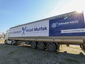 Buca Belediyesi Afet Bölgesinde Mobil Mutfak Kurdu