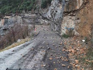 Düziçi’nde Deprem Sonrası Kapanan Köy Yolları Açıldı