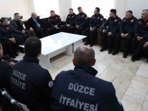 Başkan Özlü’den Depremde Görev Alan İtfaiye Personeline Ödül