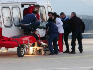 200 Saat Sonra Enkazdan Kurtarılan Depremzedeler Adana Şehir Hastanesinde