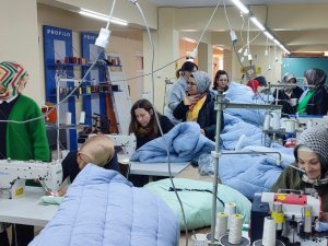 Gediz Halk Eğitim Merkezi Depremzedeler İçin Üretiyor