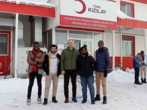 Eller Depremzedeler İçin Kalktı