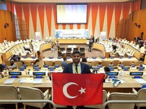 Bangladeşli Emon, Türkiye’nin Acısını Hafifletmek İçin Çalışıyor