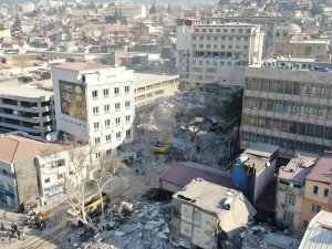 Fotoğrafları Ortaya Çıktı: Çöken Otelin Kolonları Tabela İçin Tahrip Edilmiş