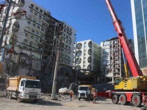 Diyarbakır Depreminde 3 Avukat Hayatını Kaybetti