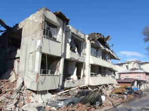 Depremin Vurduğu Doğanşehir, Harabeye Döndü