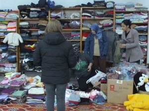 Balıkesir’de Depremzedeler İçin Sosyal Market Kuruldu