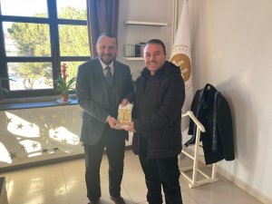 İ̇mam Gökçeoğlu, Demirciköy Beldesinden Depremzedeler İçin 19 Bin Tl Yardım Topladı