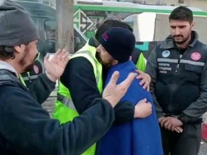 88’nci Saatte Kendini Kurtaran Ekiplere İşte Böyle Sarıldı