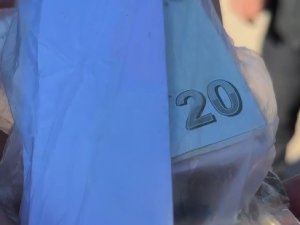 Yardım Kolisinden Çıkan Not Vali Hatipoğlu’nu Duygulandırdı