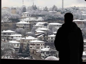 Osmanlı Kentinde Kar Etkili Oluyor