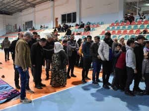 Spor Ve Sosyal Tesisleri Depremzedelerin Barınma Alanı Oldu