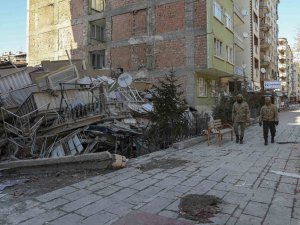 Vanlı Güvenlik Korucuları Deprem Bölgesinde Nöbette