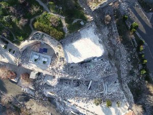 Tarihi Darb-ı Sak Kalesi Depremde Yıkıldı