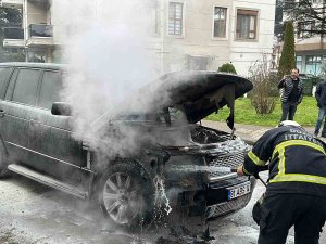 Park Halindeki Lüks Cipte Yangın Çıktı