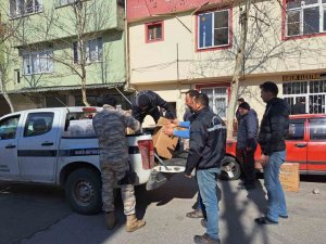 Manisa Depremzedeleri Kucaklıyor