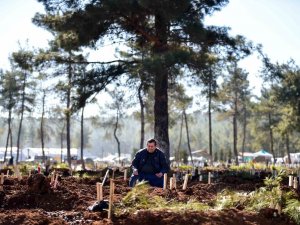Kahramanmaraş Acısını Toprağa Gömüyor