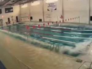 Depremin Şiddetiyle Havuzda Tsunami Meydana Geldi