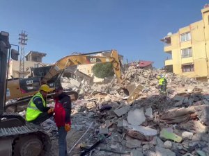 Hatay’da Enkaz Kaldırma Çalışmaları Devam Ediyor