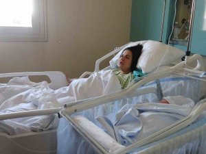 Marmaris’in İlk Depremzede Bebeği Dünyaya Gözlerini Açtı